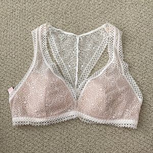 NEW Victoria’s Secret White Nude Padded Lacy Bralette Bra Everywhere Support NWT